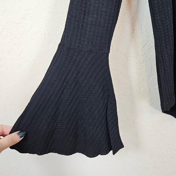 Chaser Black Waffle Knit Long Sleeve Top Size Medium - Picture 3 of 6